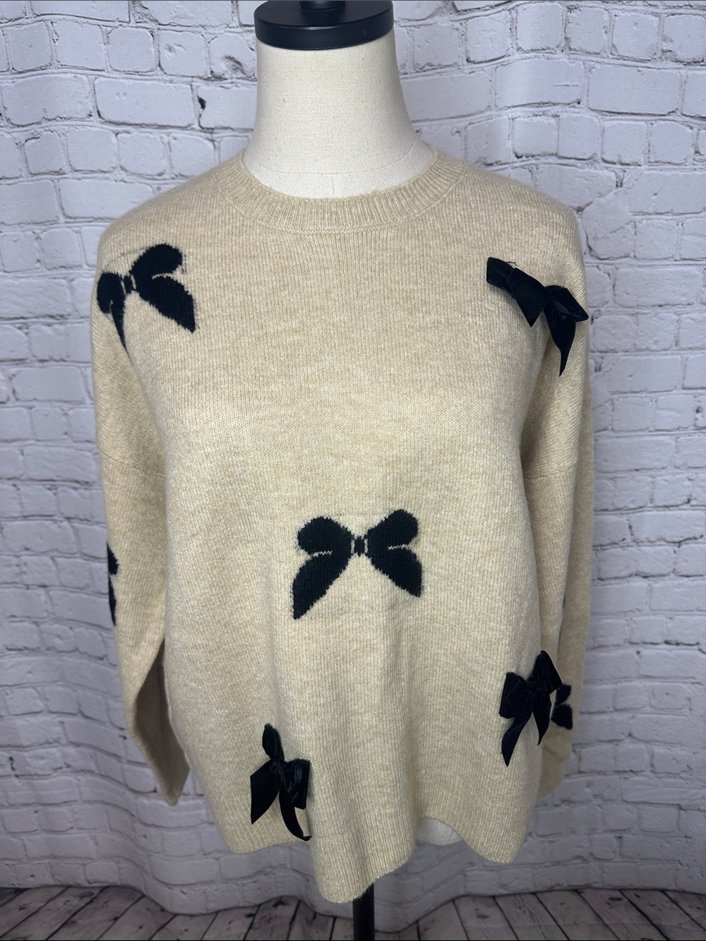 CeCe Tan Crewneck Sweater with Black Bow Accents NEW Size M